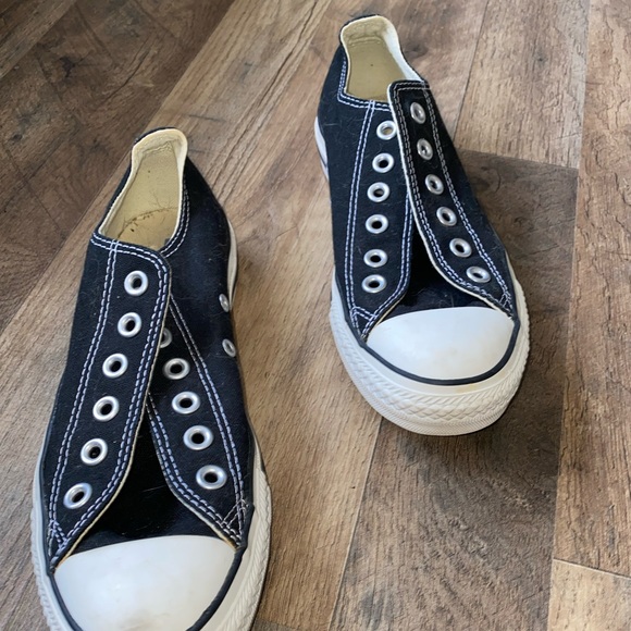 Barely worn. Converse size USA 7 shoe. Black/White. - Picture 1 of 4